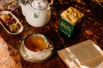 Herbata zielona z dodatkami ekspresowa w puszce - Dilmah 85 Reserve Ceylon Green Tea With Mint [20x2g]  - Cejlońska zielona herbata z dodatkiem liści mięty i olejku miętowego - 20 stożkowych torebek ekspresowych 2g z zawieszką w puszce 8